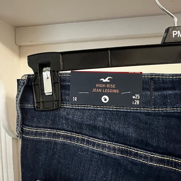 NWT Hollister Skinny Jeans - Picture 4 of 7
